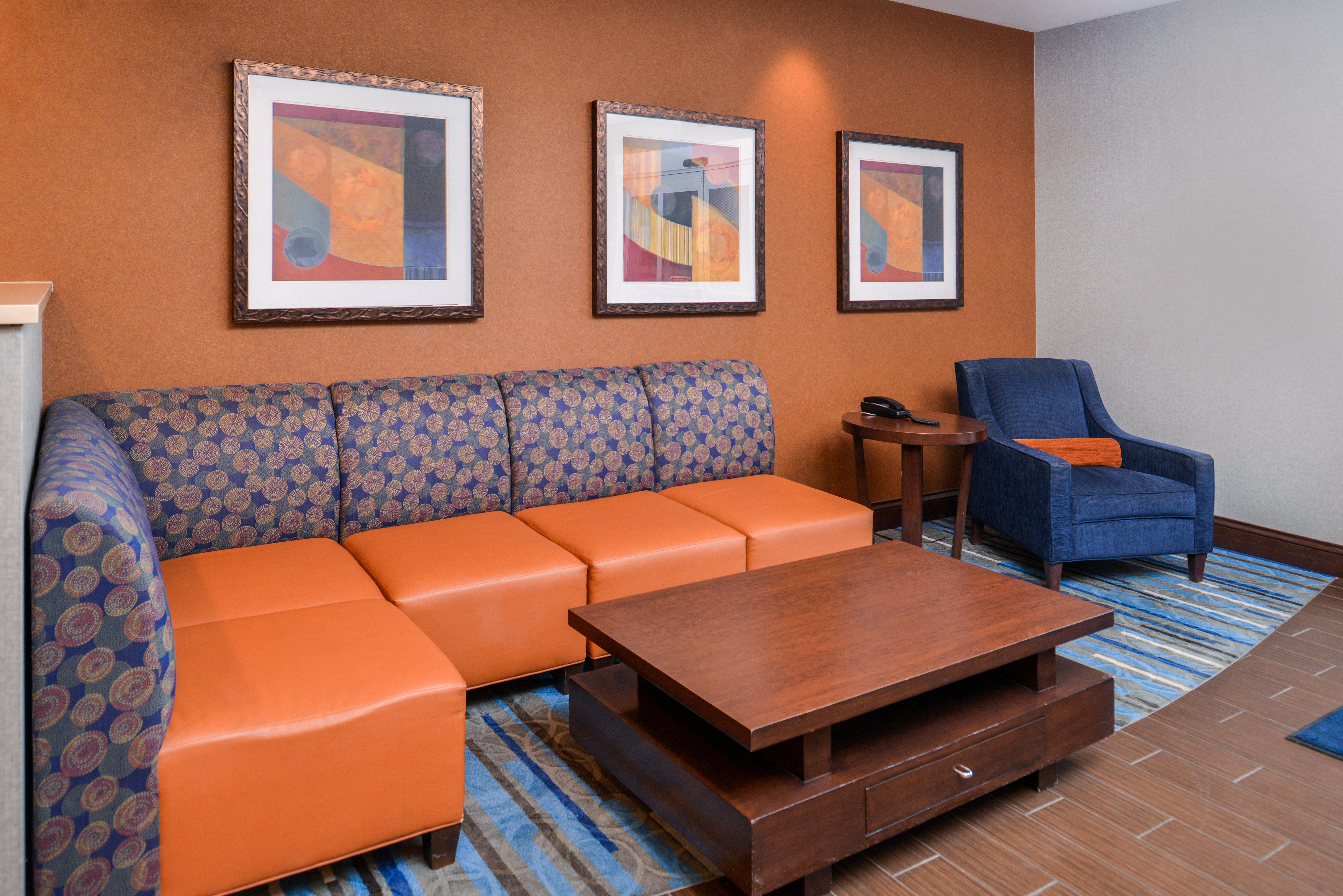 Holiday Inn Express Hotel & Suites York By Ihg Exterior foto